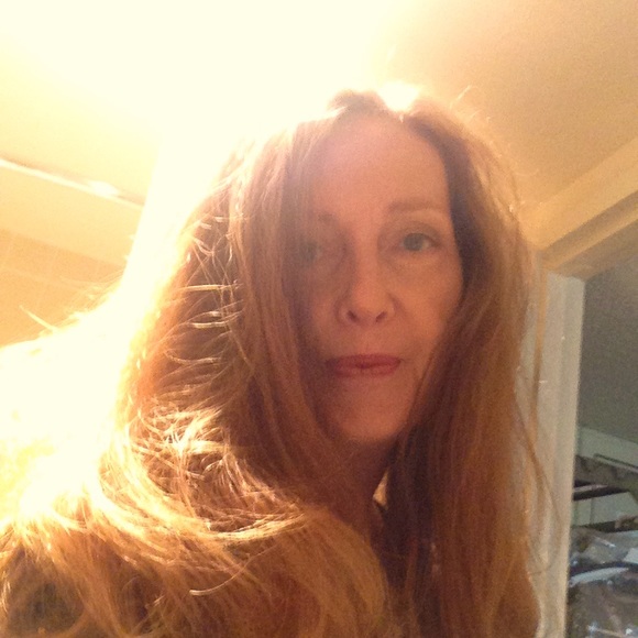 Meet your Posher, Ginny - Picture 1 of 2